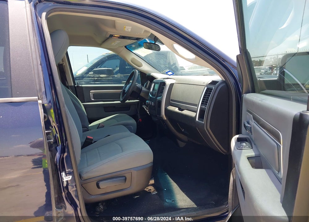 2019 RAM 1500 CLASSIC SLT 4X2 6'4 BOX VIN: 1C6RR6TT7KS562174