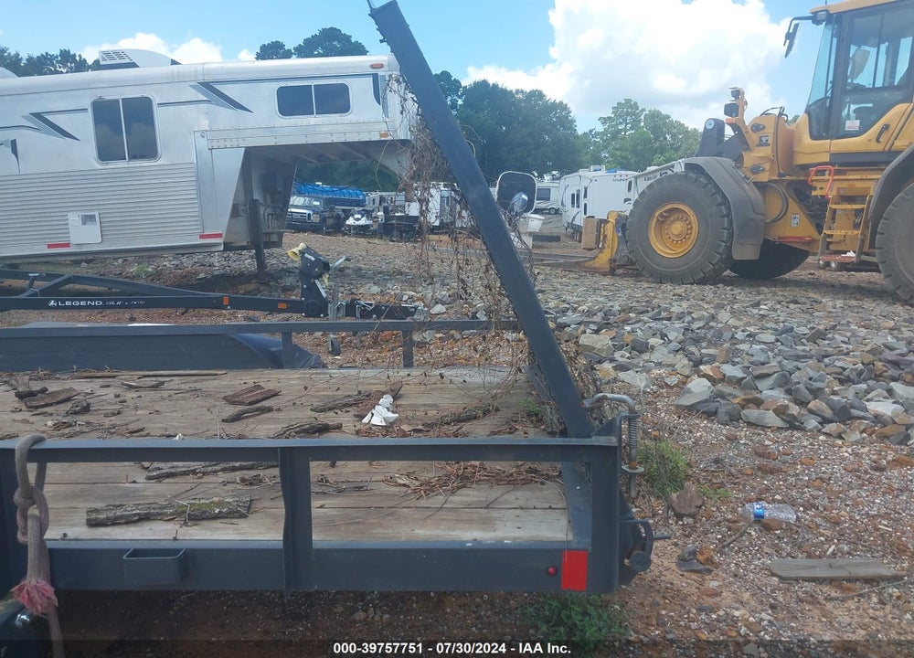 2022 LAMAR TRAILERS FLATBED TRAILER VIN: 5RVUC1825NP106582