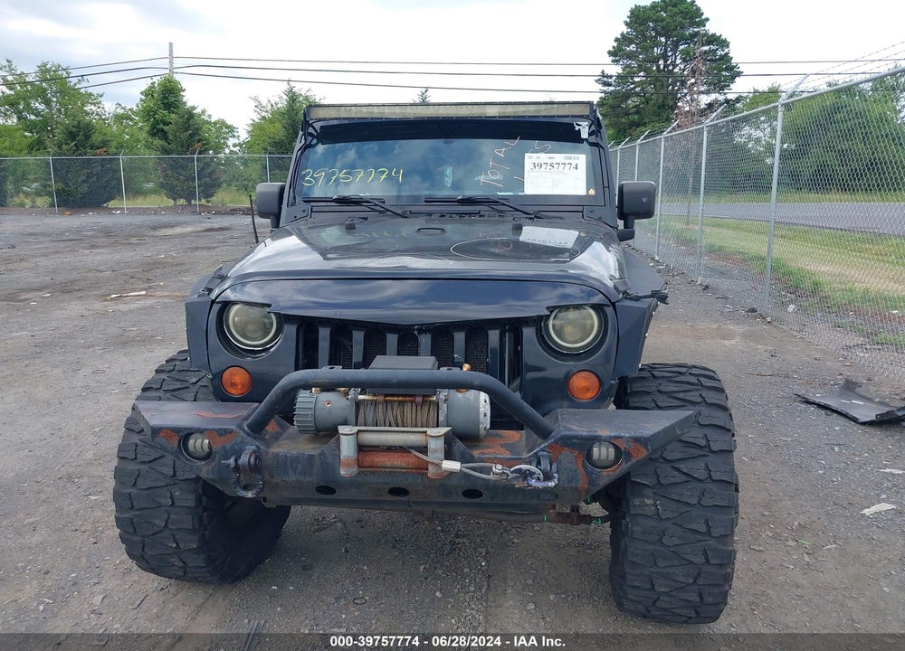 2011 JEEP WRANGLER UNLIMITED SAHARA VIN: 1J4BA5H16BL579488