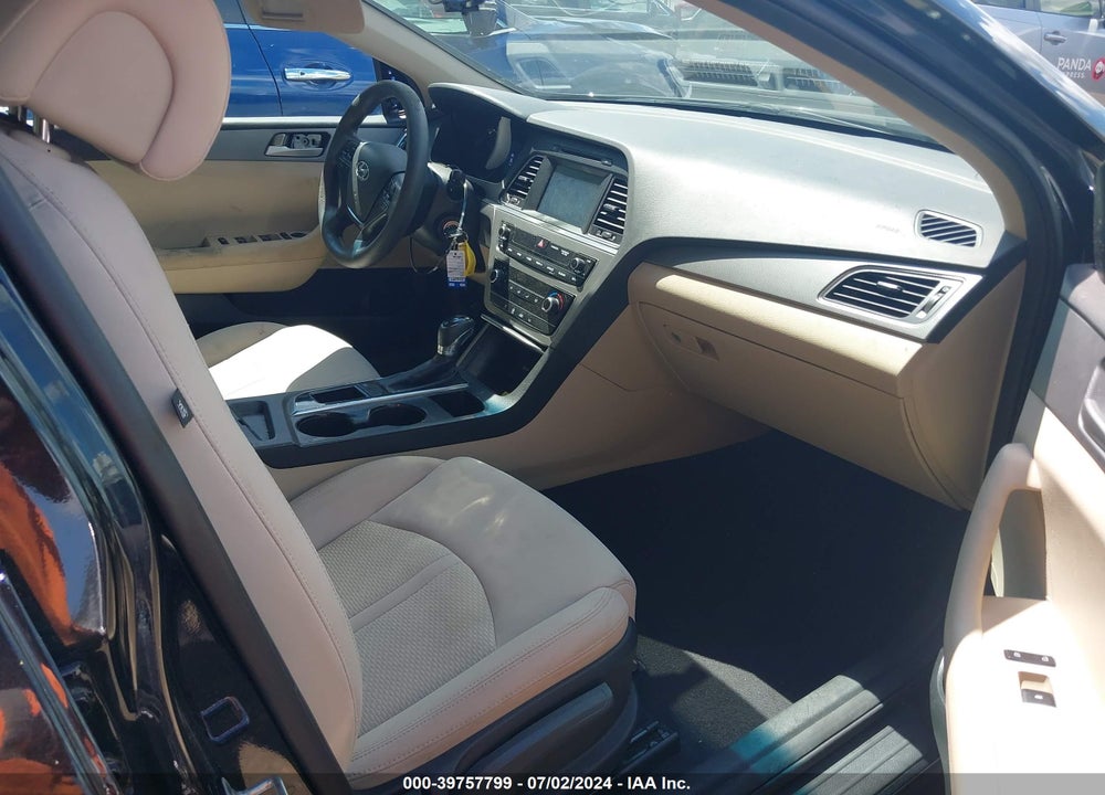 2016 HYUNDAI SONATA VIN: 5NPE24AF0GH323228