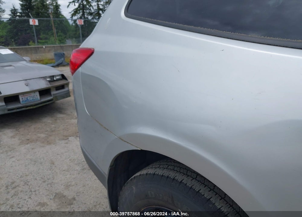 2011 CHEVROLET TRAVERSE LS VIN: 1GNKVFED5BJ210770