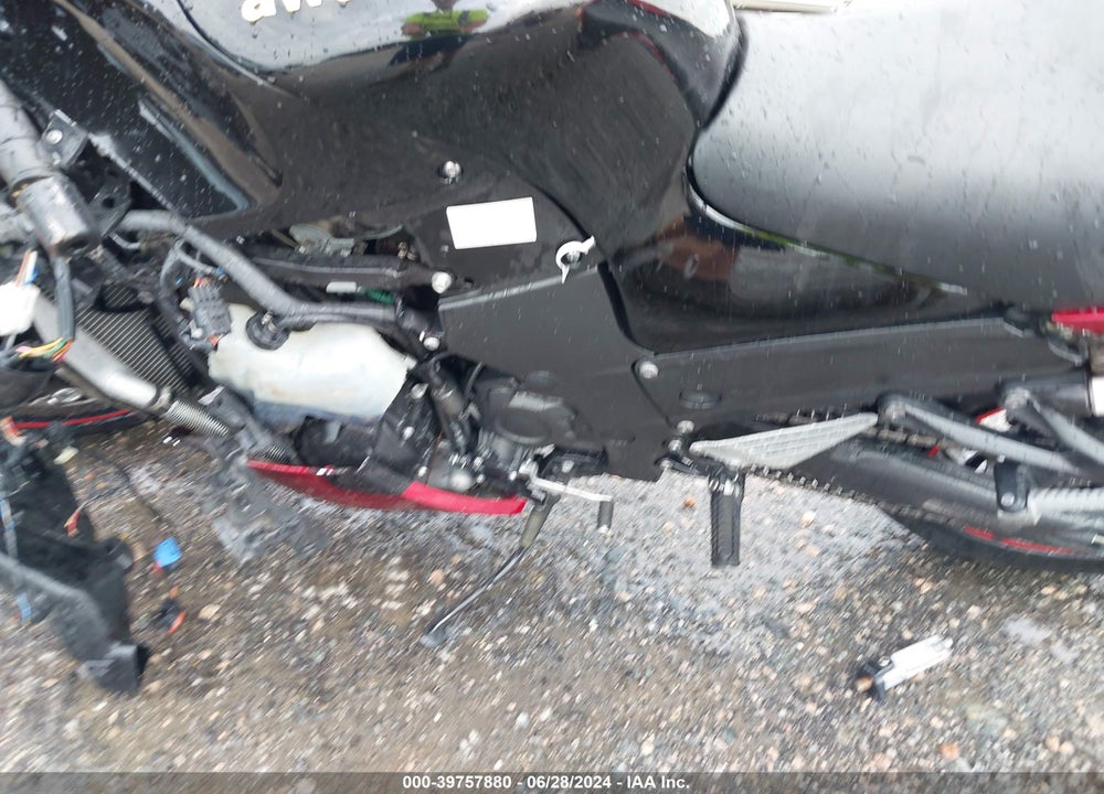 2012 KAWASAKI ZX1400 EC VIN: JKBZXNE1XCA003879