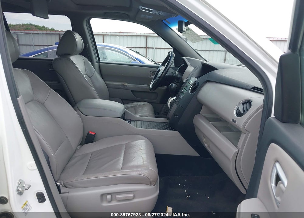 2010 HONDA PILOT EX-L VIN: 5FNYF4H65AB006462