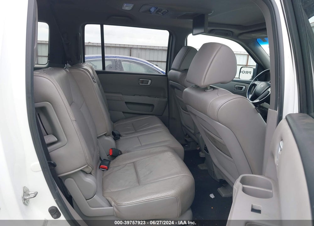 2010 HONDA PILOT EX-L VIN: 5FNYF4H65AB006462