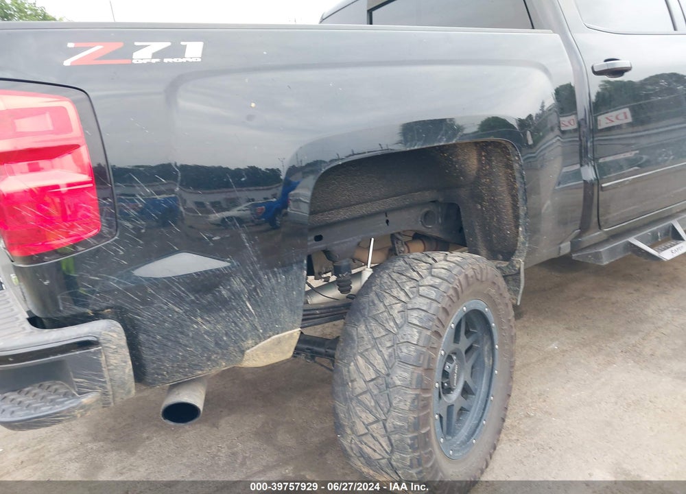 2018 CHEVROLET SILVERADO 1500 2LT VIN: 3GCUKREC1JG374357