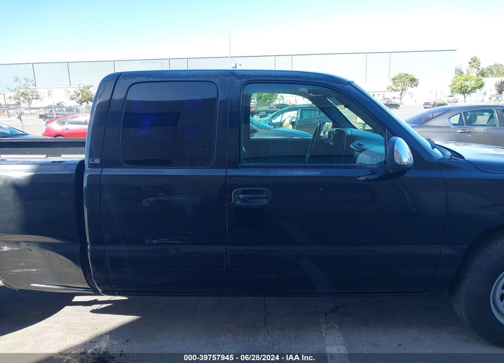 2000 CHEVROLET SILVERADO 1500 LS VIN: 2GCEC19V1Y1188044