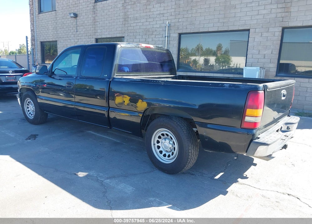 2000 CHEVROLET SILVERADO 1500 LS VIN: 2GCEC19V1Y1188044