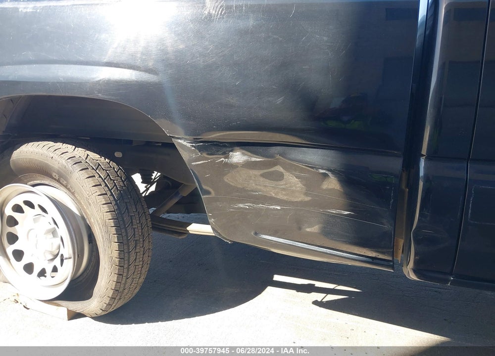 2000 CHEVROLET SILVERADO 1500 LS VIN: 2GCEC19V1Y1188044