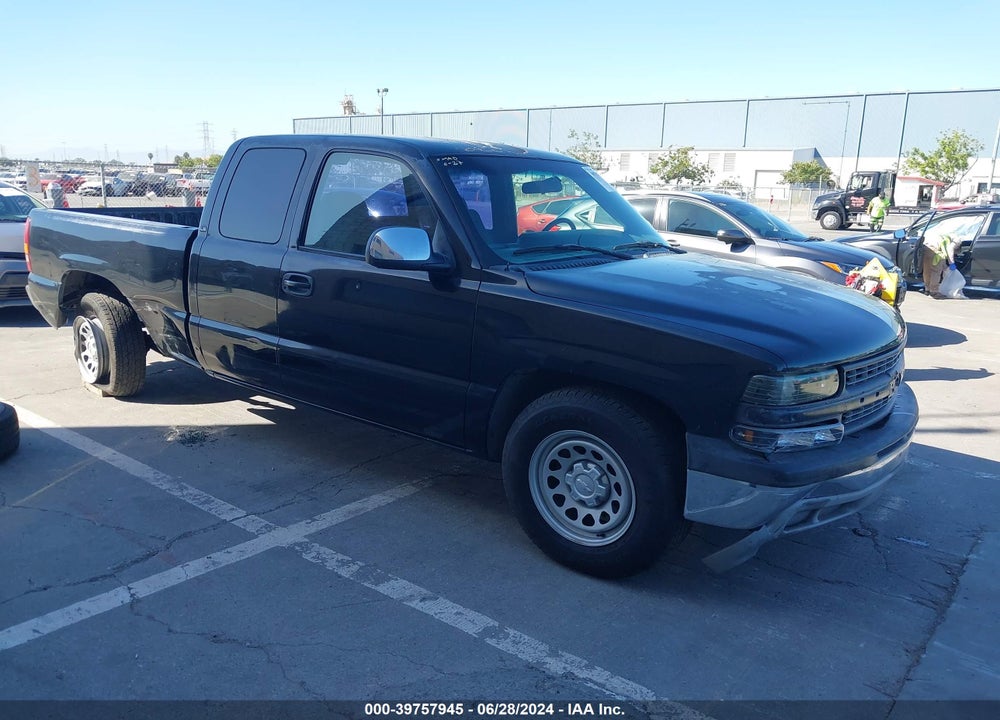 2000 CHEVROLET SILVERADO 1500 LS VIN: 2GCEC19V1Y1188044