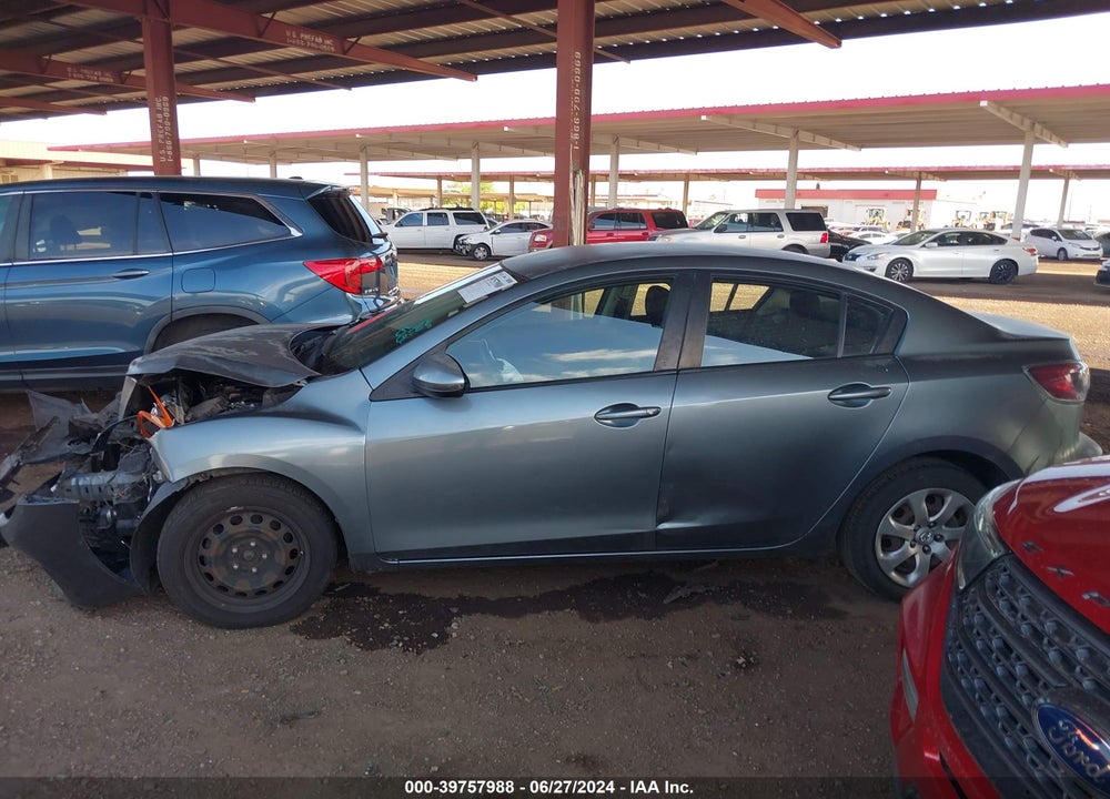 2013 MAZDA 3 I SPORT VIN: JM1BL1UP5D1798069