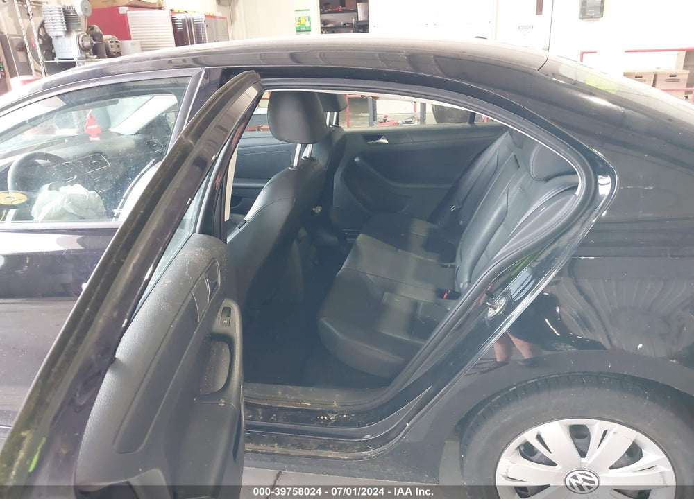2011 VOLKSWAGEN JETTA 2.5L SE VIN: 3VWDX7AJ1BM367547