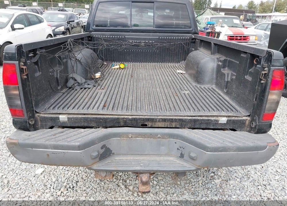 2002 NISSAN FRONTIER XE-V6 VIN: 1N6ED26Y62C375683