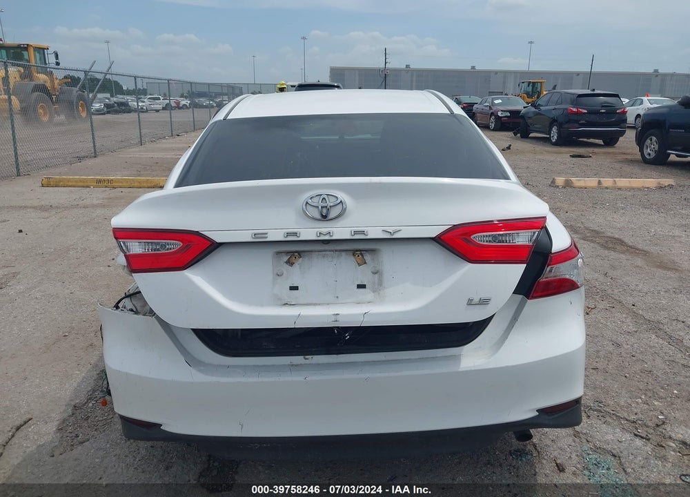 2018 TOYOTA CAMRY LE VIN: 4T1B11HK3JU672013