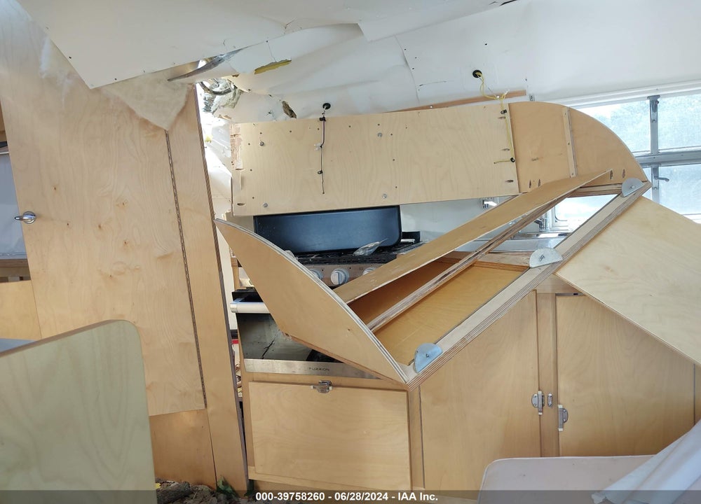 1960 AVION TRAVEL TRAILER VIN: 00000000000002267