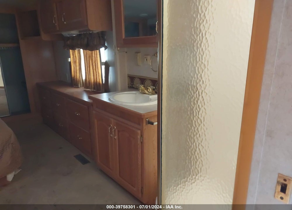 2005 TRAVEL LITE SUPREME VIN: 4TKFW342753000662