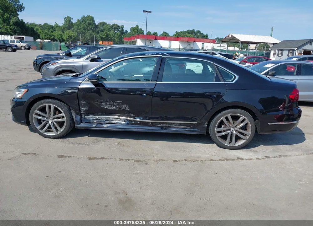2017 VOLKSWAGEN PASSAT 1.8T R-LINE VIN: 1VWDT7A34HC064897