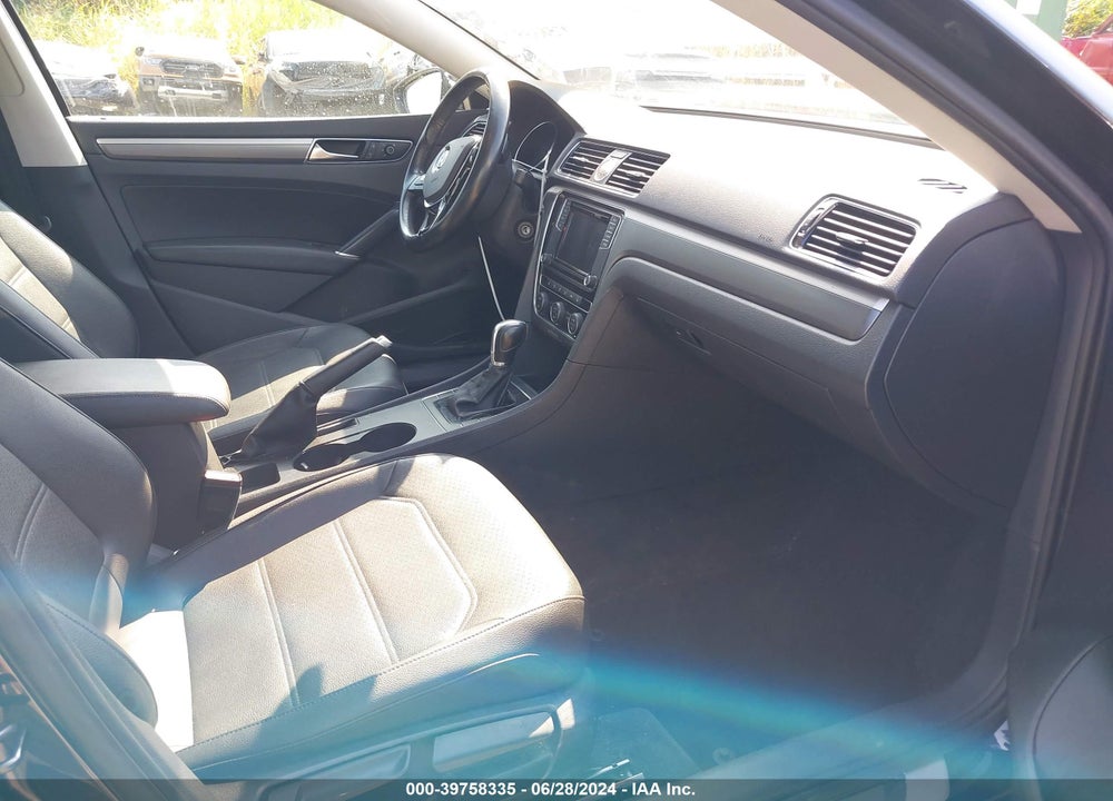 2017 VOLKSWAGEN PASSAT 1.8T R-LINE VIN: 1VWDT7A34HC064897
