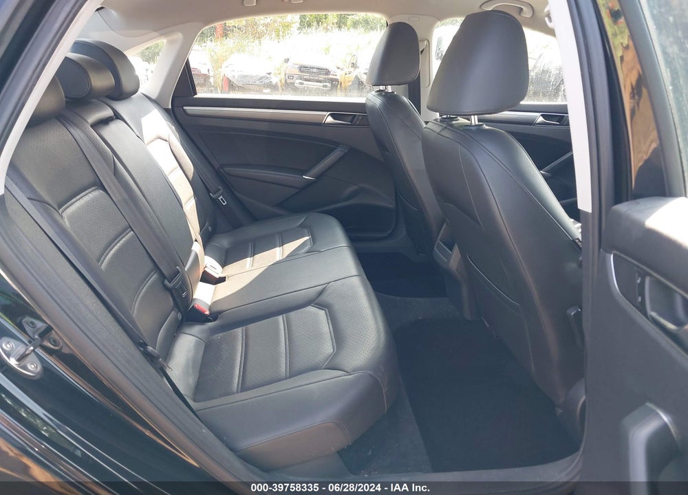 2017 VOLKSWAGEN PASSAT 1.8T R-LINE VIN: 1VWDT7A34HC064897