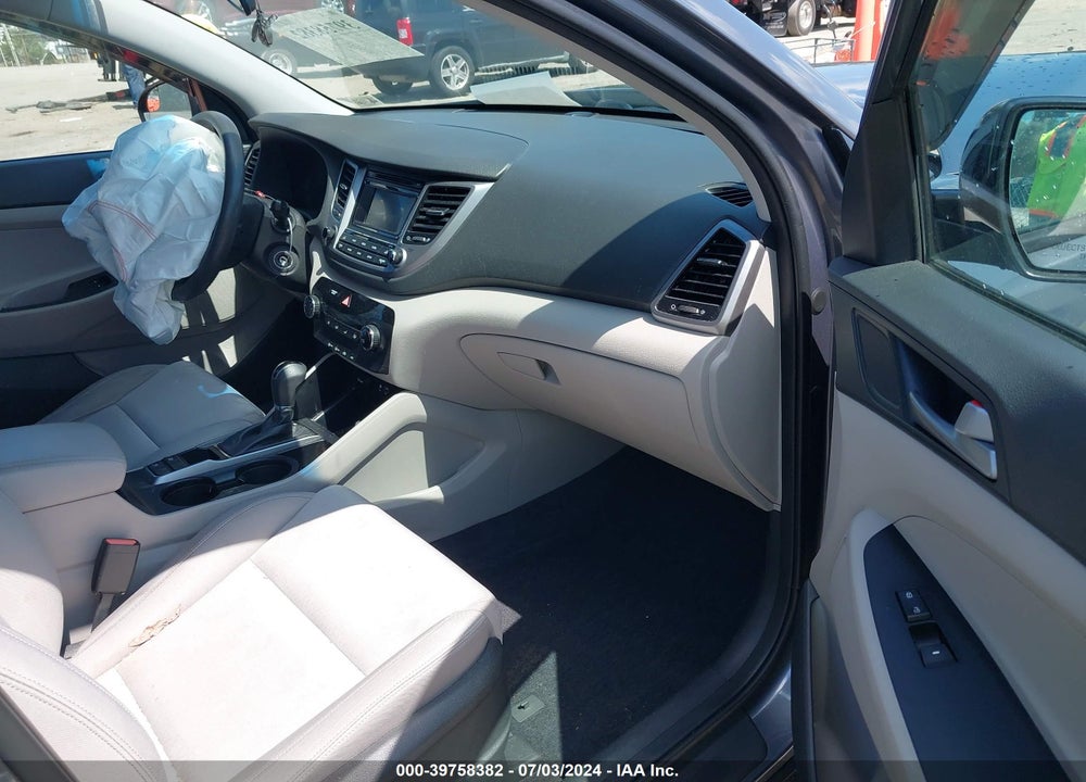 2016 HYUNDAI TUCSON SE VIN: KM8J33A47GU239249