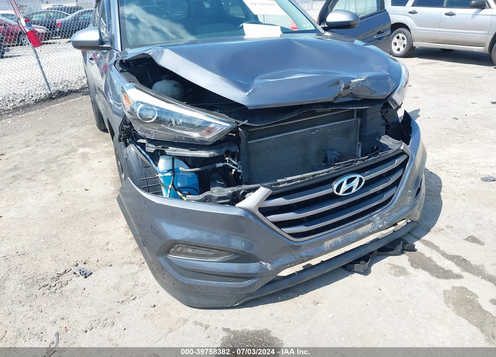2016 HYUNDAI TUCSON SE VIN: KM8J33A47GU239249