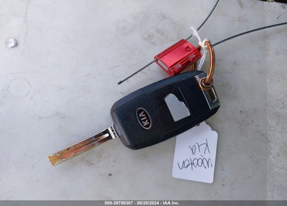 2014 KIA SOUL VIN: KNDJN2A28E7051701
