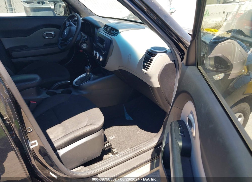2014 KIA SOUL VIN: KNDJN2A28E7051701