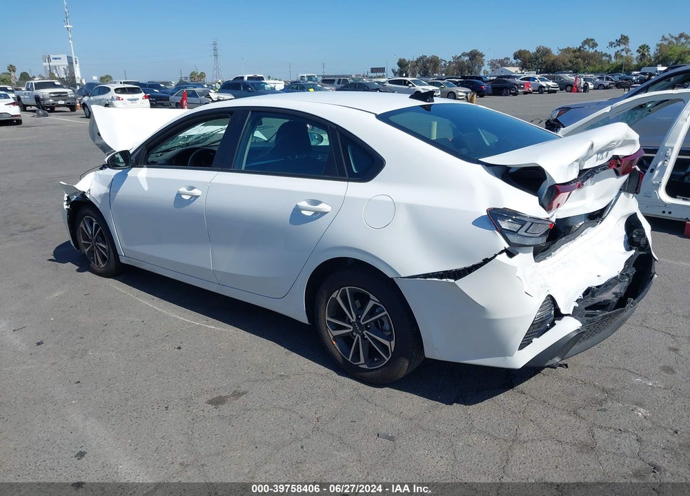 2024 KIA FORTE LXS VIN: 3KPF24AD8RE729560