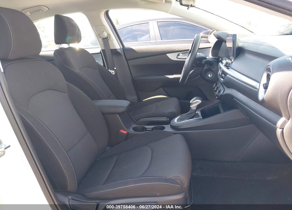 2024 KIA FORTE LXS VIN: 3KPF24AD8RE729560