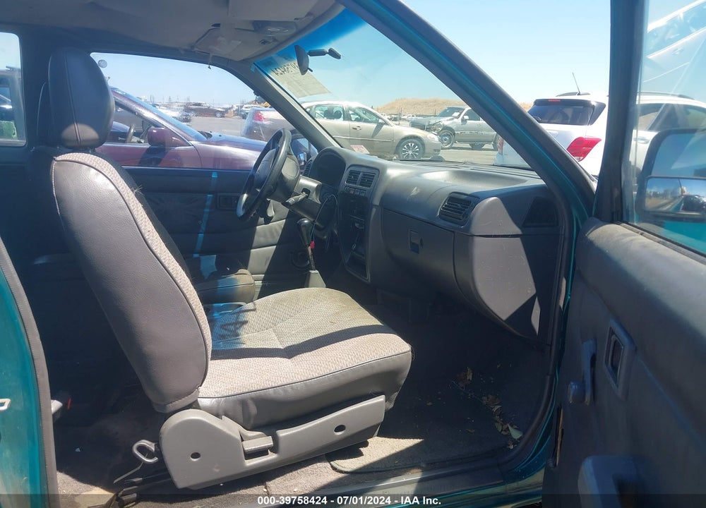 1996 NISSAN TRUCK KING CAB SE/KING CAB XE VIN: 1N6SD16S2TC374413