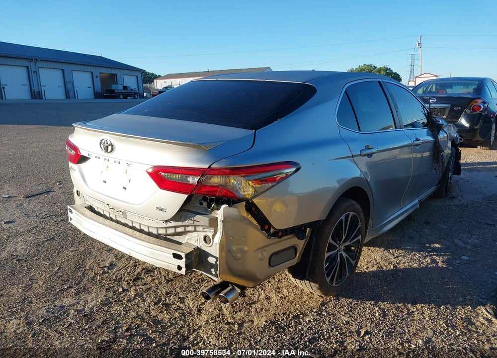 2018 TOYOTA CAMRY SE VIN: 4T1B11HK7JU138299