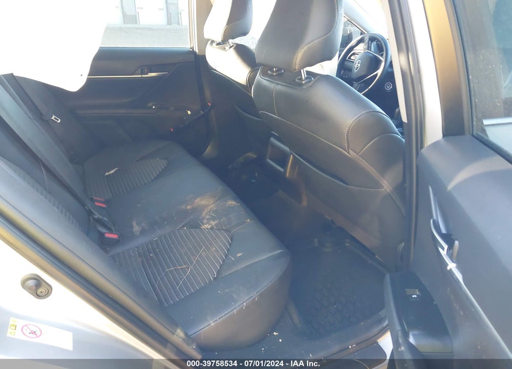 2018 TOYOTA CAMRY SE VIN: 4T1B11HK7JU138299
