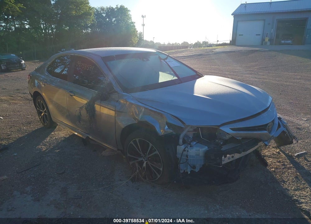 2018 TOYOTA CAMRY SE VIN: 4T1B11HK7JU138299