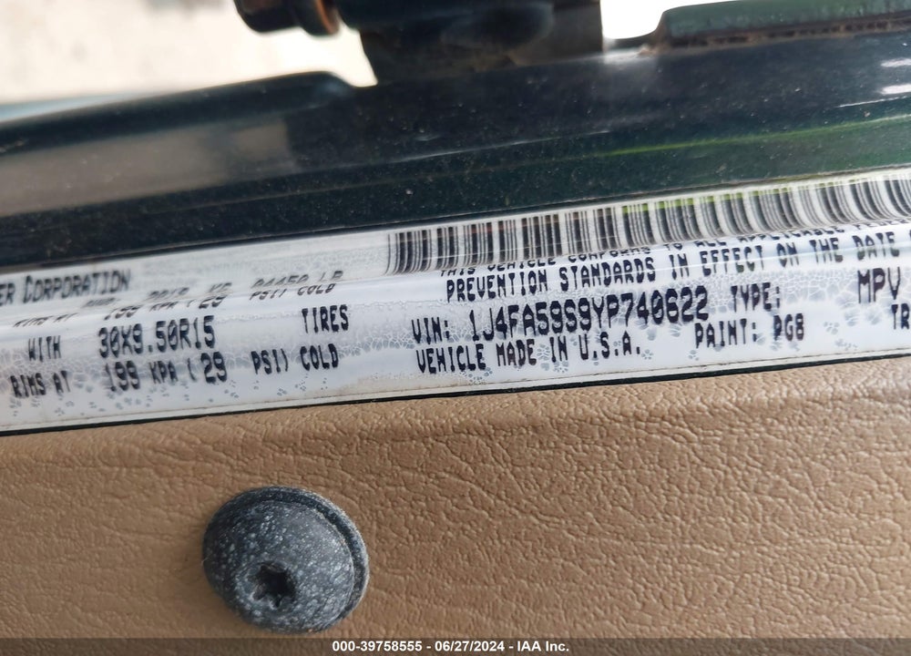 2000 JEEP WRANGLER SAHARA VIN: 1J4FA59S9YP740622