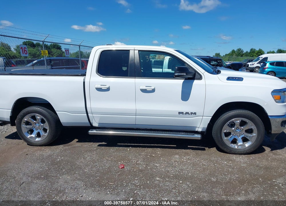 2022 RAM 1500 BIG HORN QUAD CAB 4X4 6'4 BOX VIN: 1C6RRFBG3NN116157