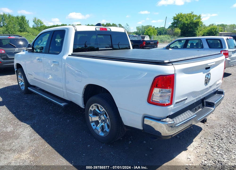 2022 RAM 1500 BIG HORN QUAD CAB 4X4 6'4 BOX VIN: 1C6RRFBG3NN116157