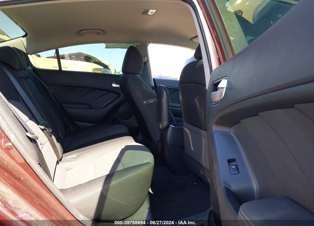 2018 KIA FORTE VIN: 3KPFL4A78JE251426