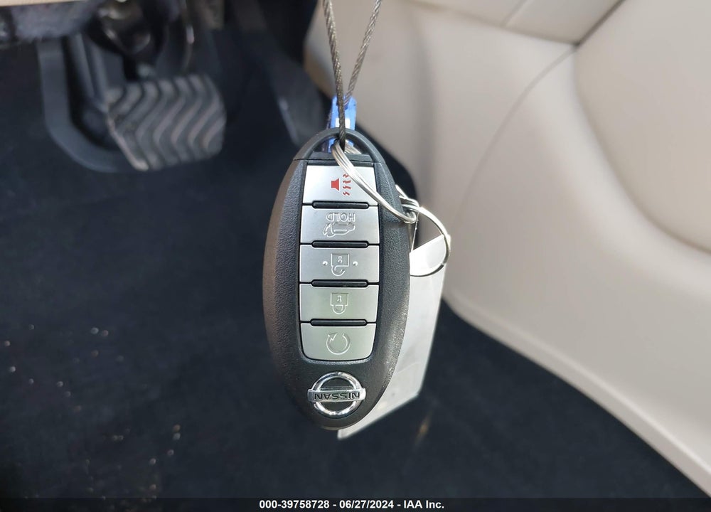 2018 NISSAN ROGUE SL VIN: 5N1AT2MT6JC825399