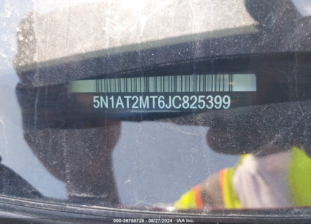 2018 NISSAN ROGUE SL VIN: 5N1AT2MT6JC825399