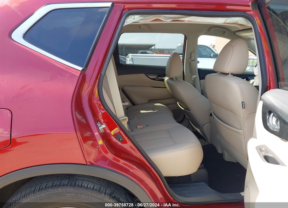 2018 NISSAN ROGUE SL VIN: 5N1AT2MT6JC825399