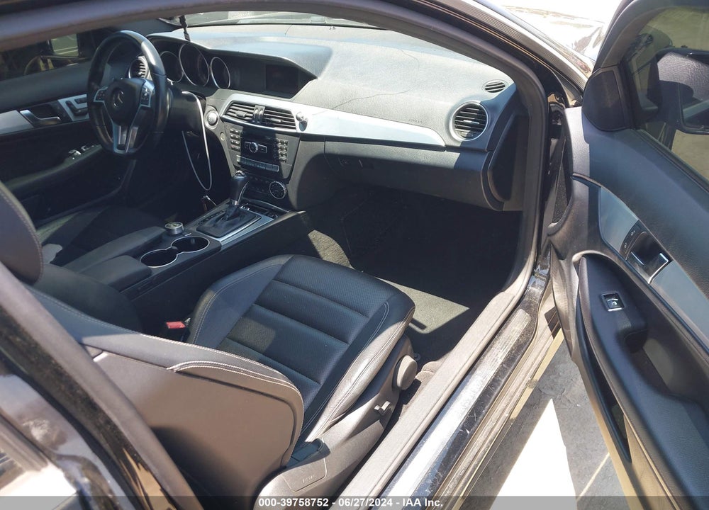 2014 MERCEDES-BENZ C 250 VIN: WDDGJ4HB0EG284873