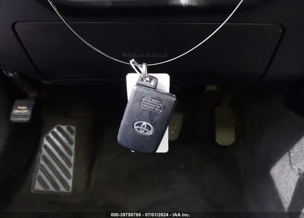 2016 TOYOTA AVALON XLE PLUS VIN: 4T1BK1EB0GU198015