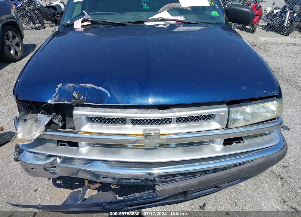 2001 CHEVROLET BLAZER LS VIN: 1GNDT13W11K225992