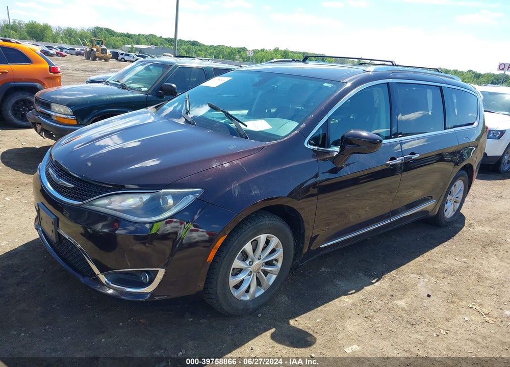 2018 CHRYSLER PACIFICA TOURING L VIN: 2C4RC1BGXJR124363