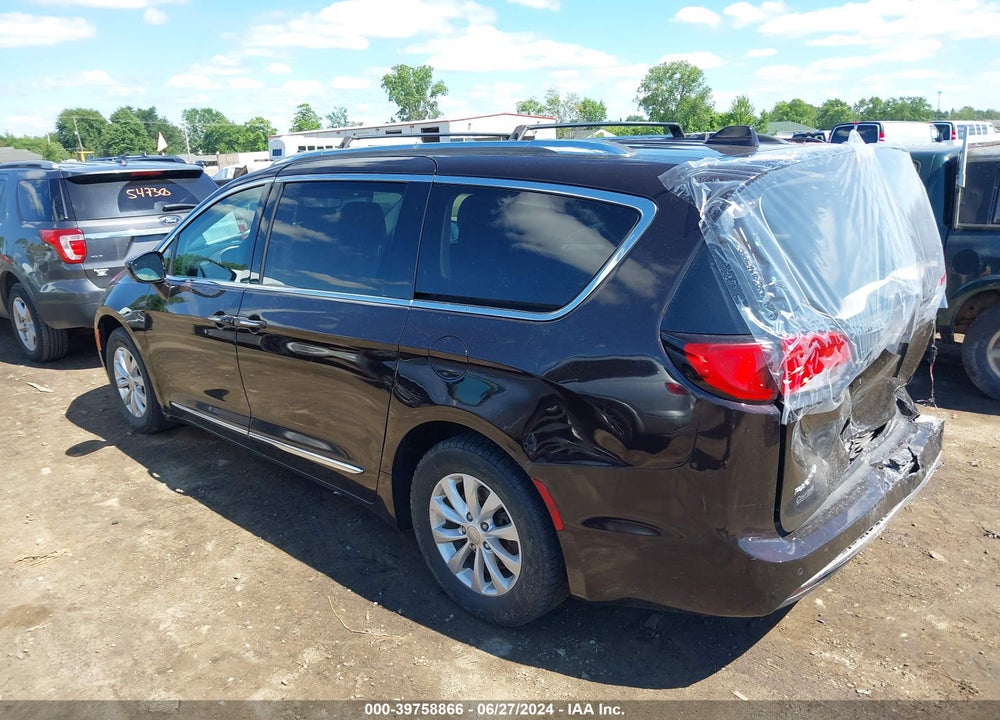 2018 CHRYSLER PACIFICA TOURING L VIN: 2C4RC1BGXJR124363