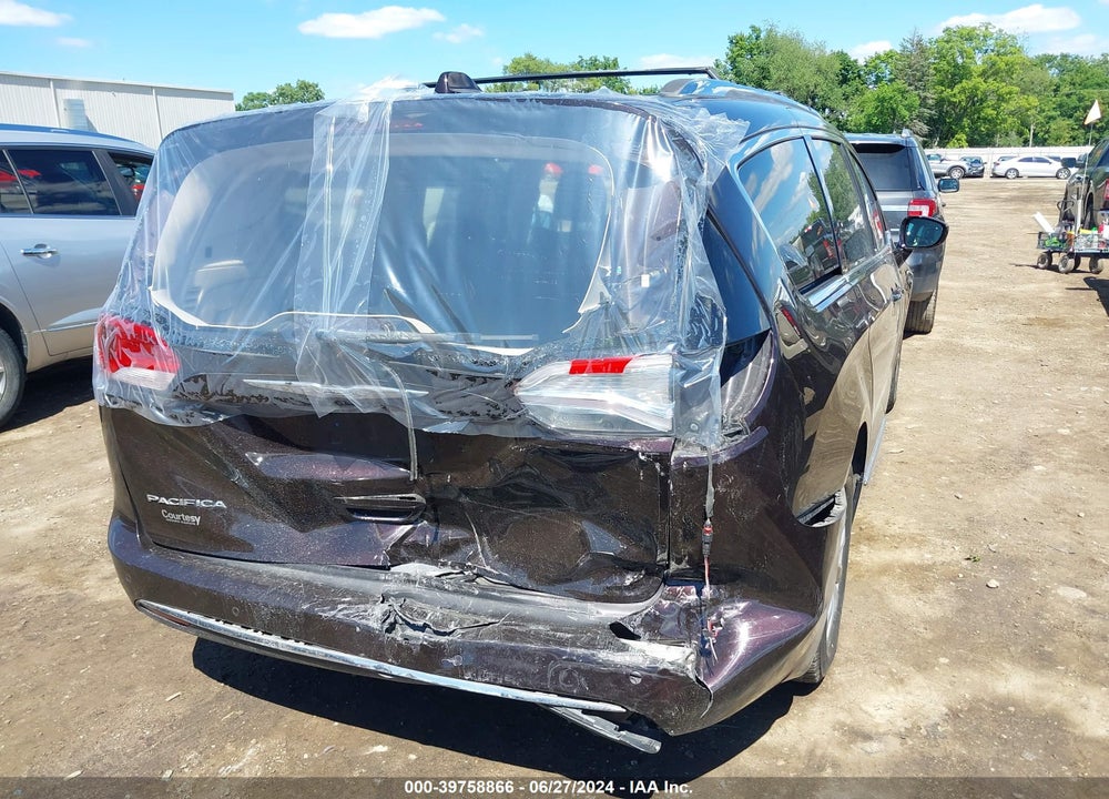 2018 CHRYSLER PACIFICA TOURING L VIN: 2C4RC1BGXJR124363