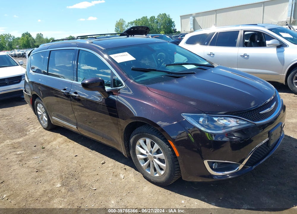 2018 CHRYSLER PACIFICA TOURING L VIN: 2C4RC1BGXJR124363