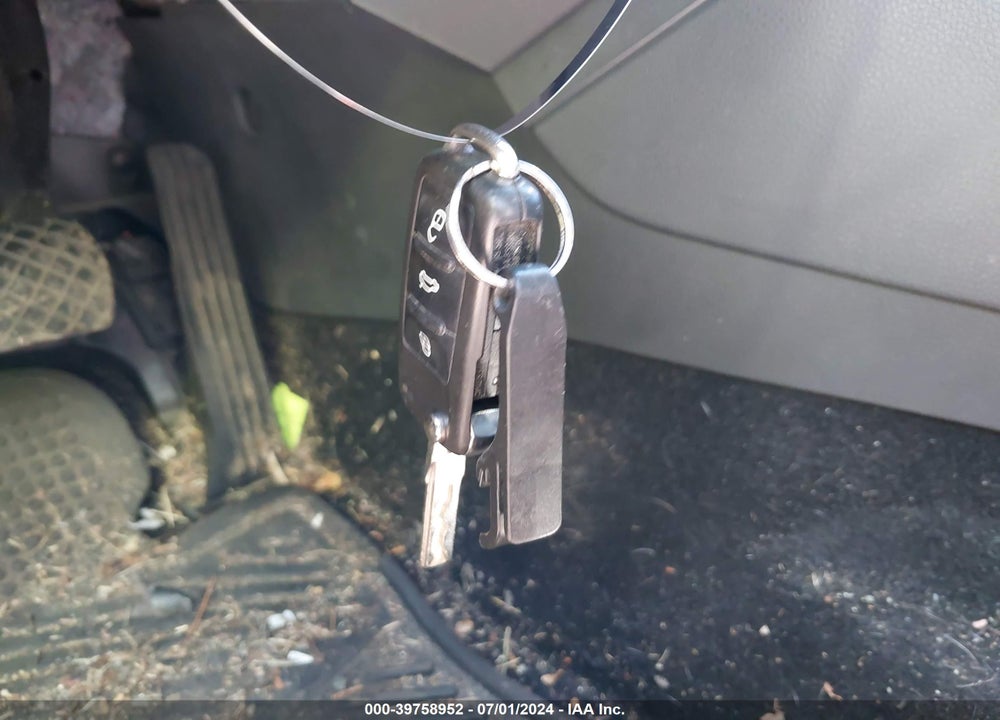 2017 VOLKSWAGEN JETTA 1.4T SE VIN: 3VWDB7AJ4HM397472