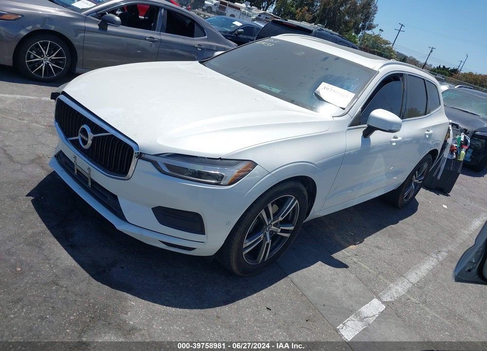 2018 VOLVO XC60 T5 MOMENTUM VIN: LYV102RK0JB102018