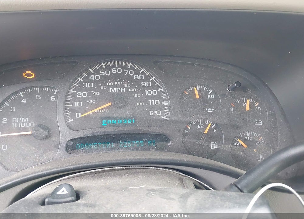 2005 CHEVROLET SILVERADO 1500 LT VIN: 2GCEC13T051157015