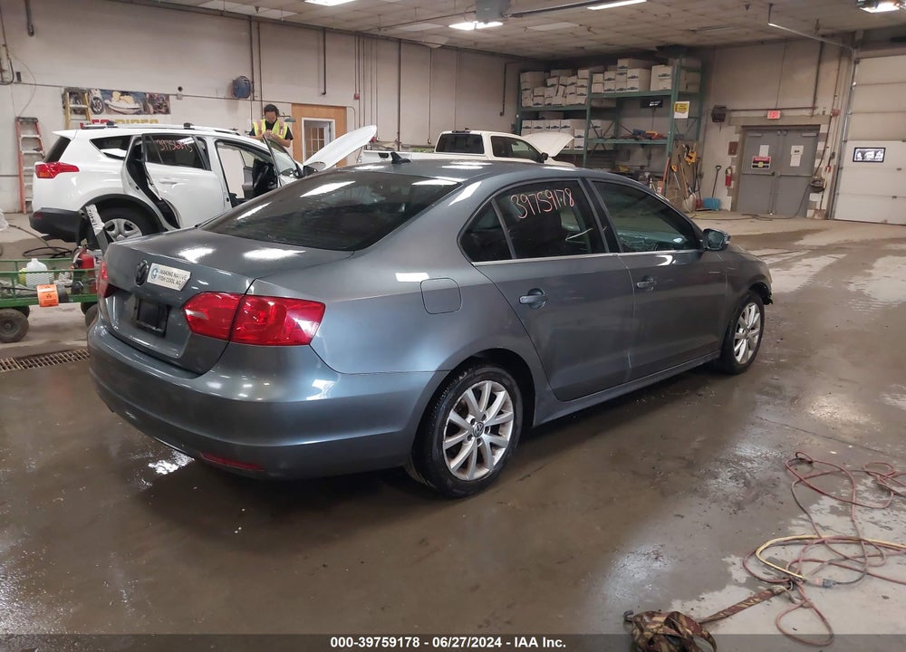 2014 VOLKSWAGEN JETTA 1.8T SE VIN: 3VWD17AJ0EM361924